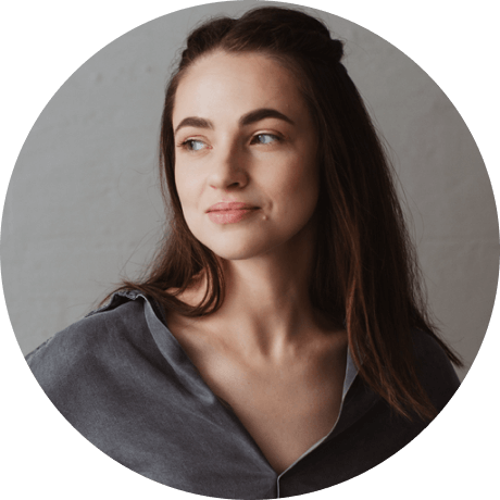 Para todo lo relacionado con relaciones públicas, comuníquese con Oleksandra